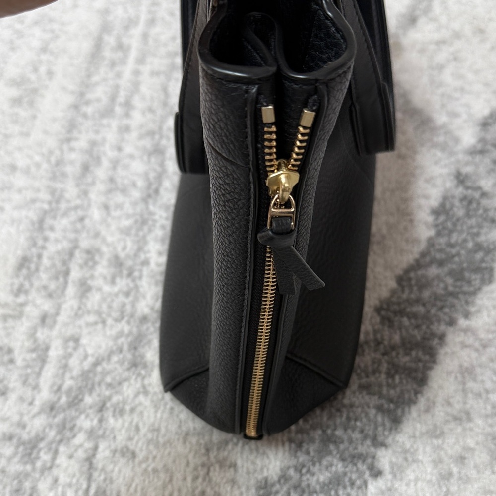 Tory Burch Black Leather Shoulder Bag - Picture 4 of 5